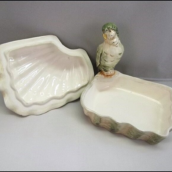 1960s Vintage Jewelry Box Majolica Style Shells w Parakeet - Picture 6 of 7